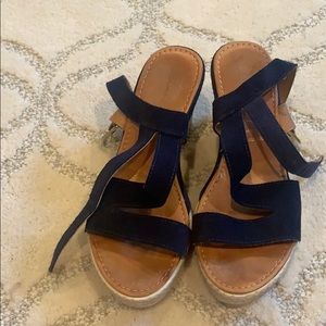 All leather gallery wedge